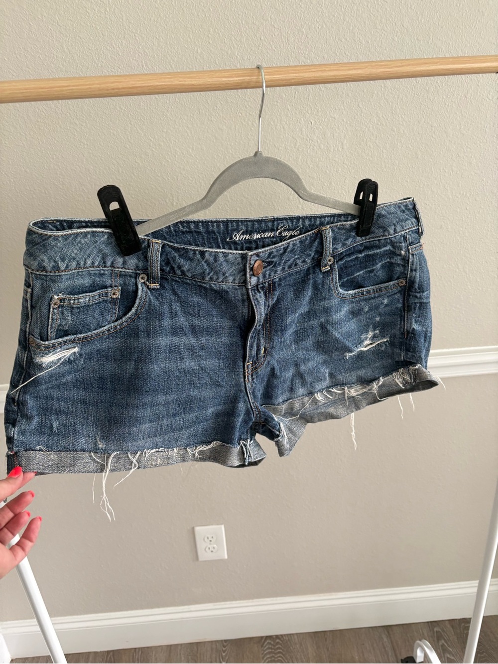 Size 18 American Eagle Outfitters Blue Distressed Denim Shorts - Picture 2 of 5